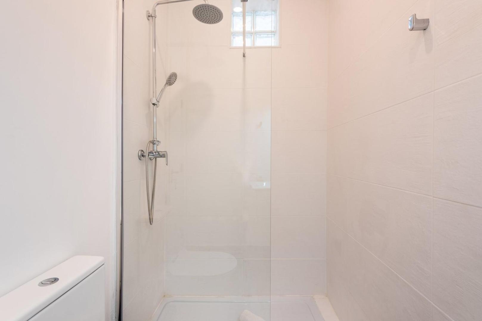 Guestready - Mosaic Terrace Apartment Lisbon Bagian luar foto