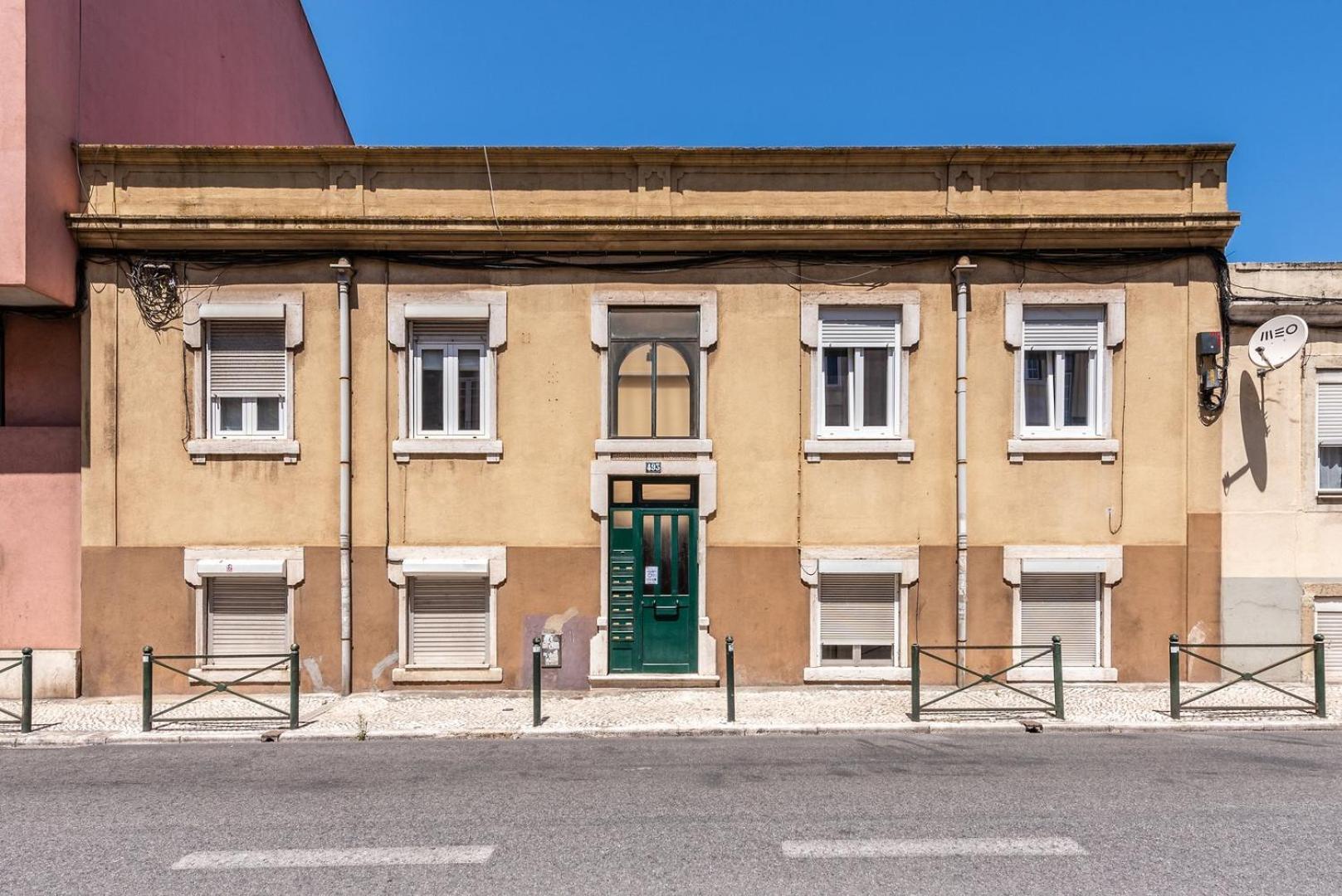 Guestready - Mosaic Terrace Apartment Lisbon Bagian luar foto
