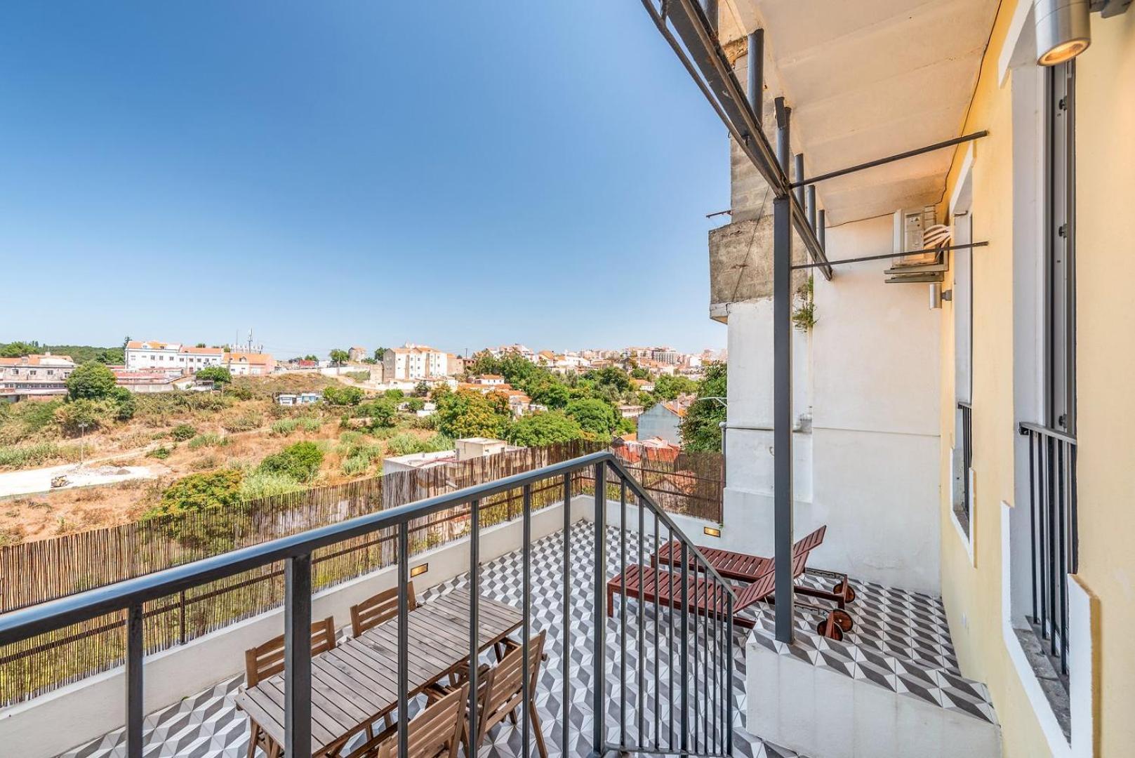Guestready - Mosaic Terrace Apartment Lisbon Bagian luar foto