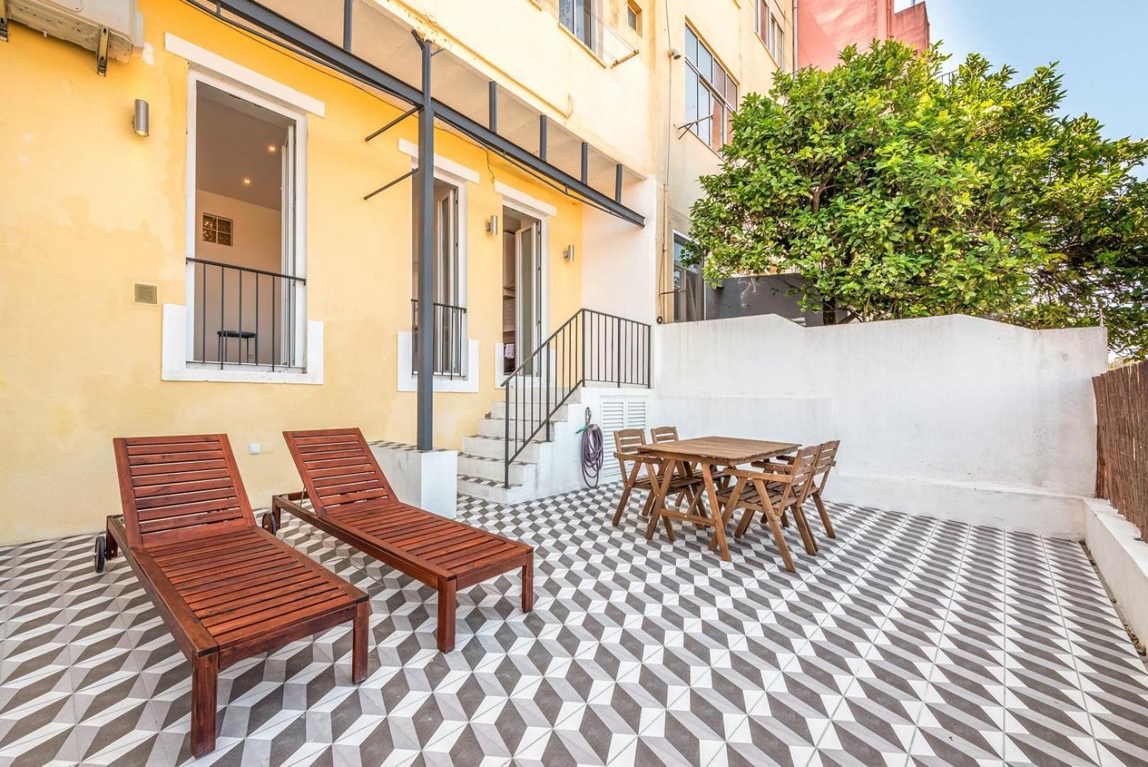 Guestready - Mosaic Terrace Apartment Lisbon Bagian luar foto